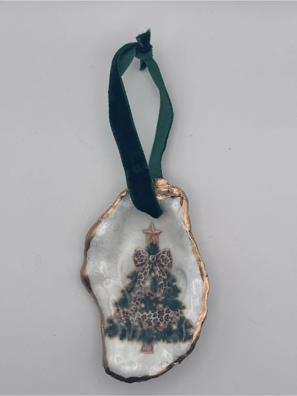 Green Velvet Ribbon Leopard Tree Oyster Shell Ornament - Home Holiday